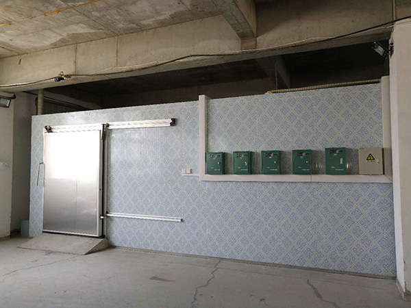 工业制冷机：化工、食品与医药行业的定制化解决方案